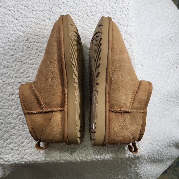 UGG Women's Classic Ultra Mini Chestnut size womens bootie size 8 - Picture 3 of 6